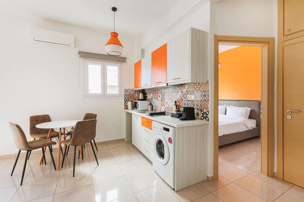Colourful Cosy At Panormou Metro Station Apartment *