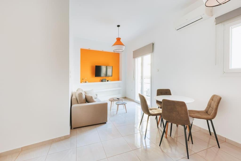 Colourful Cosy At Panormou Metro Station Apartment *